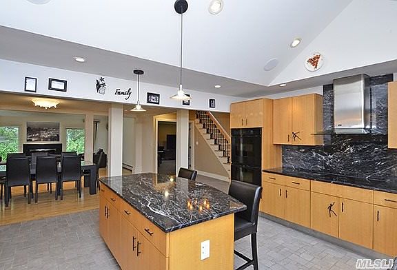 2nd image of 27 Hill Ln