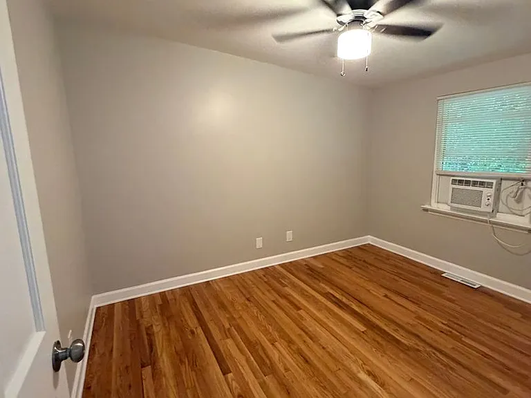 3625 Glenwood Dr #1 — Photo 4