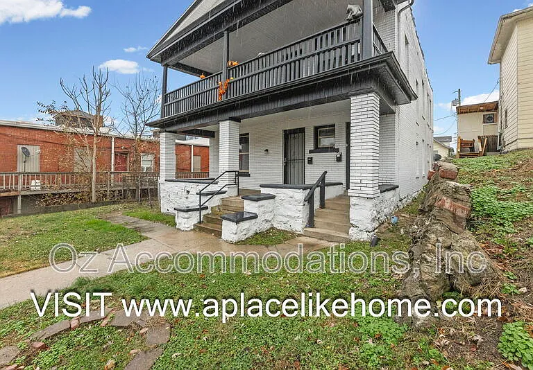 3523 Saint John Ave — Photo 4