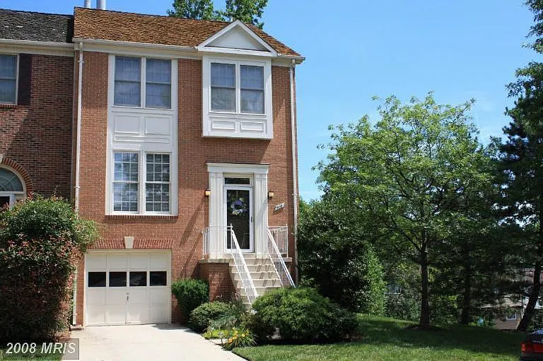 8018 Trevor Pl — Photo 1