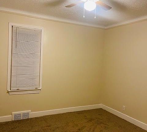 5th image of 12615 Rosemary St