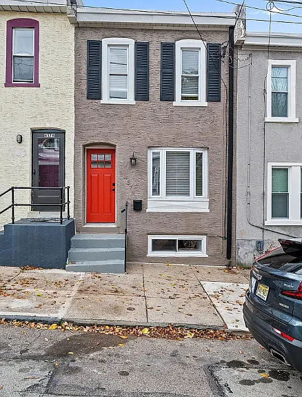 4578 Mitchell St — Photo 1