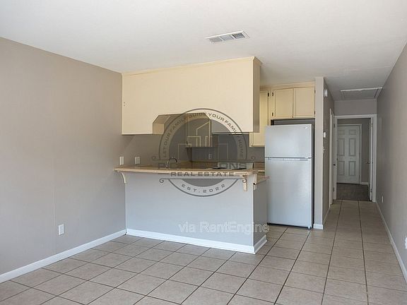 4th image of 414 Hayden Rd