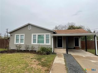 207 S George St, Victoria, TX 77901