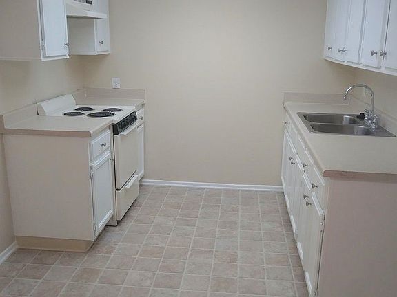 3rd image of 2050 S Euclid Ave APT 114
