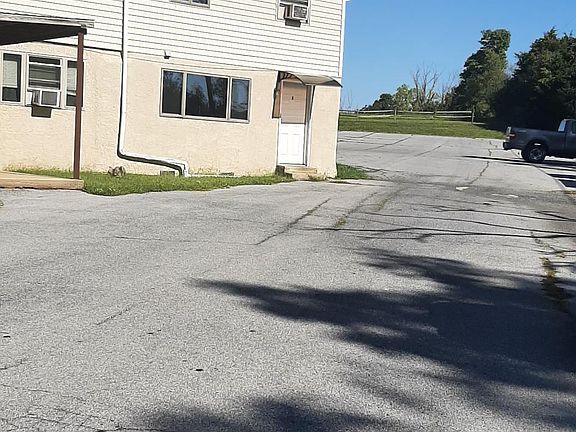 Front entrance to Apt #3