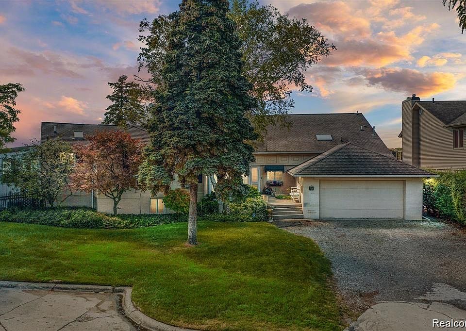22640 Statler St, Saint Clair Shores, MI 48081 Zillow
