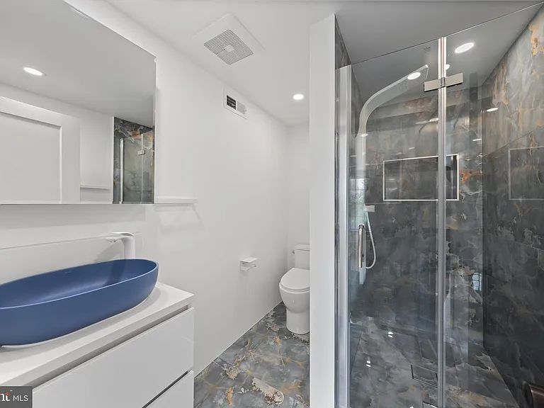 1525 35th St NW — Photo 31