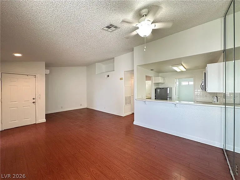 1800 Edmond St #227 — Photo 4