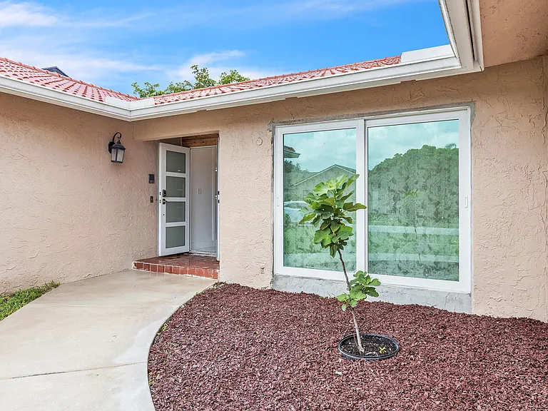 21452 Woodchuck Ln — Photo 34