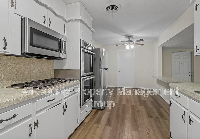 2116 Andover St — Photo 4