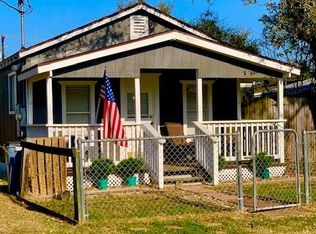 108 S 5th St, Fulton, TX 78358