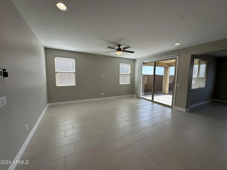 8826 W Medlock Dr — Photo 3