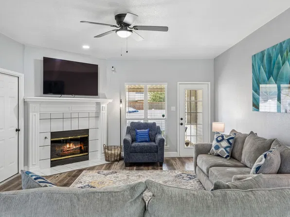 8510 Hartford Dr, Rowlett, TX 75089
