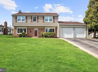 102 Tallwood Ln, Willingboro, NJ 08046