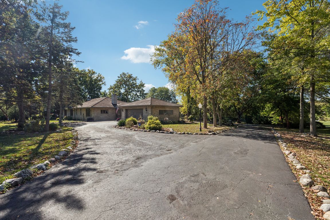 Roselle Rd-S1010-001.jpg