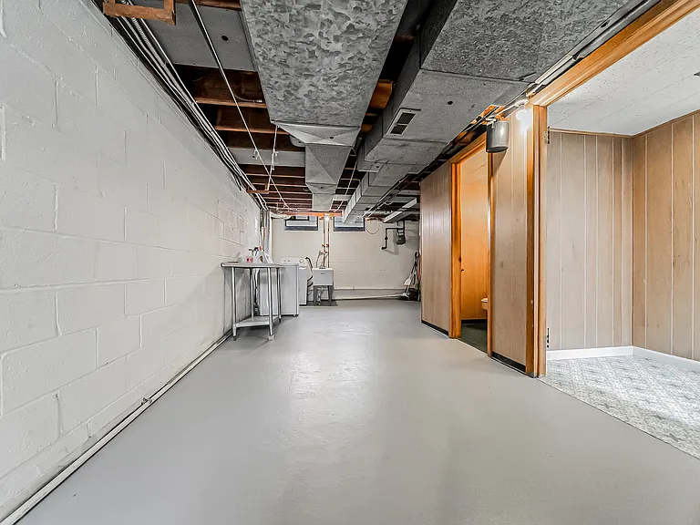 24111 Edgehill Dr — Photo 36