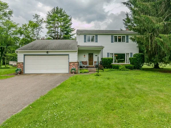 13228 Boulder Glen Dr, Chesterland, OH 44026