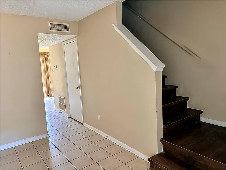 702 Hargest St #7 — Photo 3