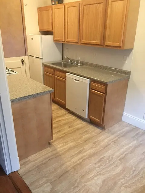 Studio, 450 sqft, $2,400 — Photo 3