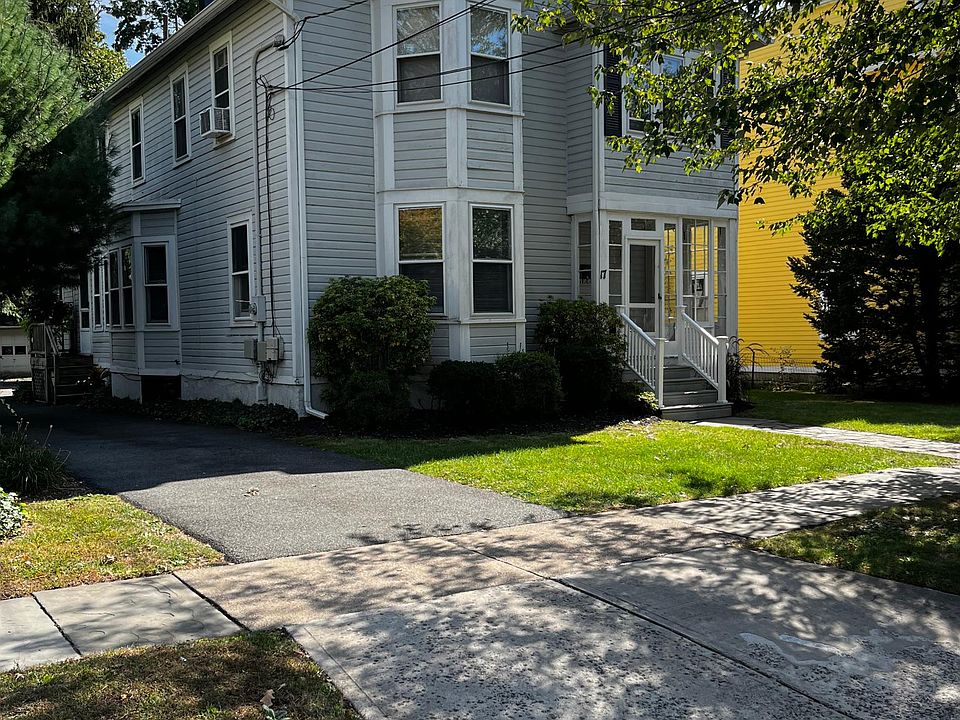 1st image of 17 Montclair Ave Floor 1