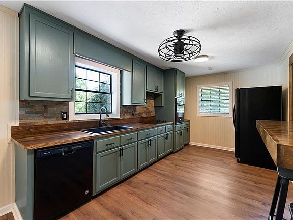 5th image of 633 Berwin Rd NE