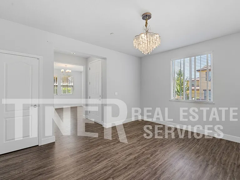 203 Rochdale St — Photo 7