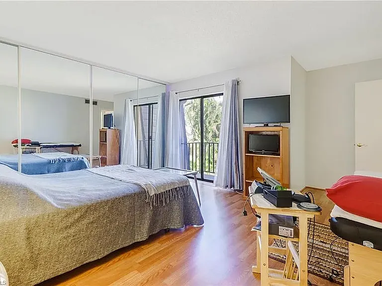 4033 Sandlewood Ln #3 — Photo 3