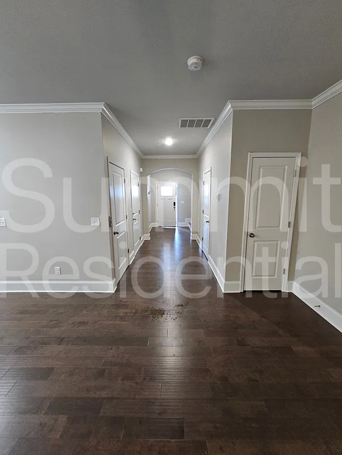 2 bed, 2.0 bath, 2186 sqft, $2,395 — Photo 2