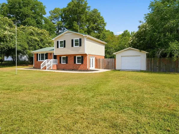 2506 Meadow Dr, Sanford, NC 27332