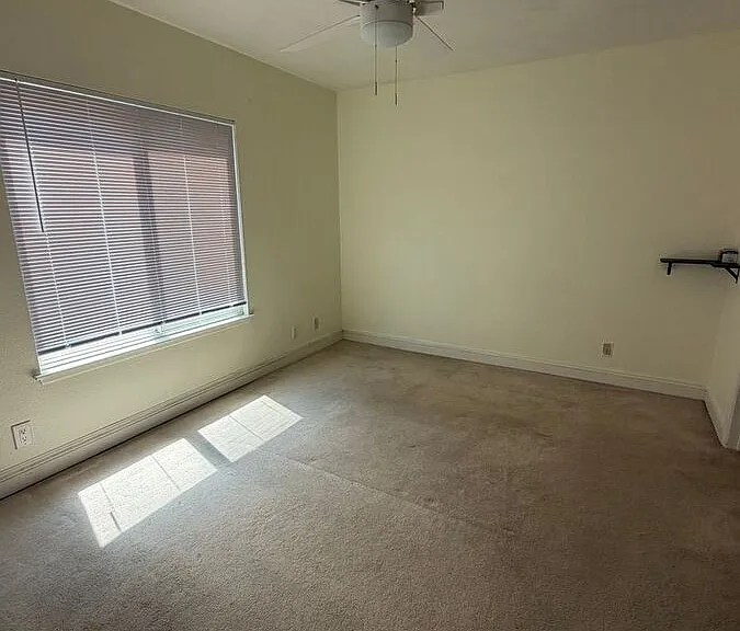 3937 Goodwin Ave — Photo 3