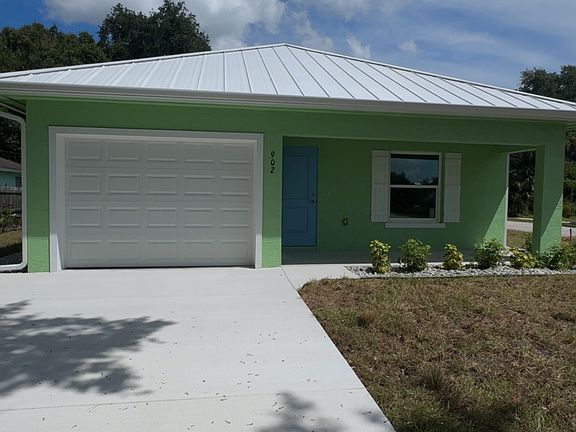 4th image of 902 18th Pl