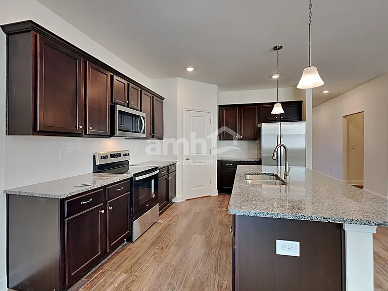 1200 Ashlyn Ct — Photo 4