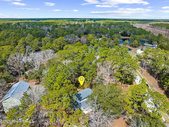 3rd image of 942 Mirror Lake Drive