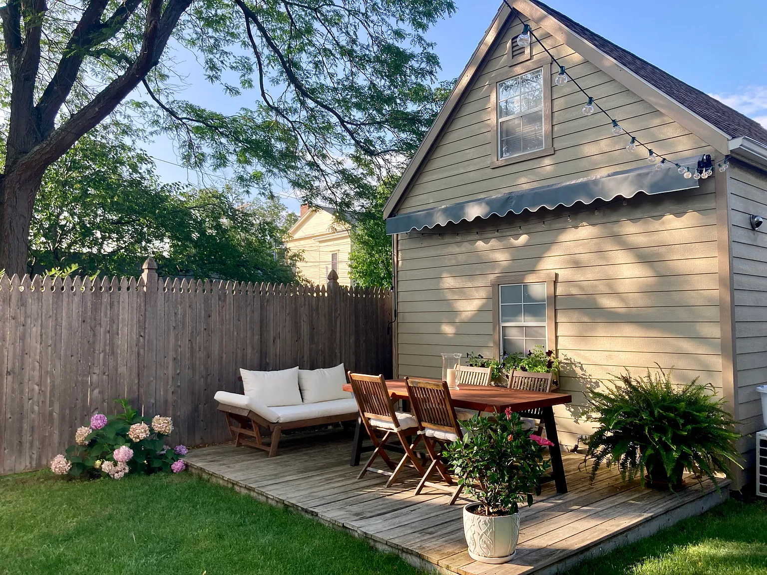210 Allen St — Photo 4