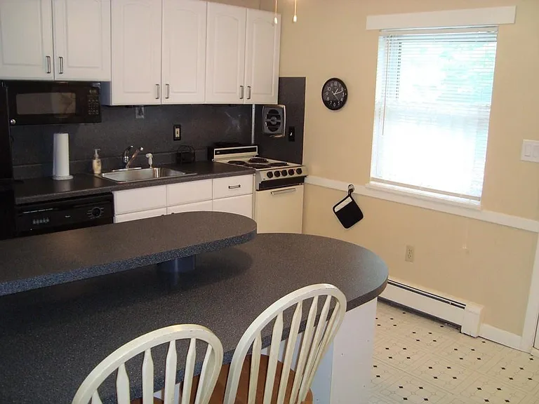 D1 Colonial Dr #4 — Photo 2