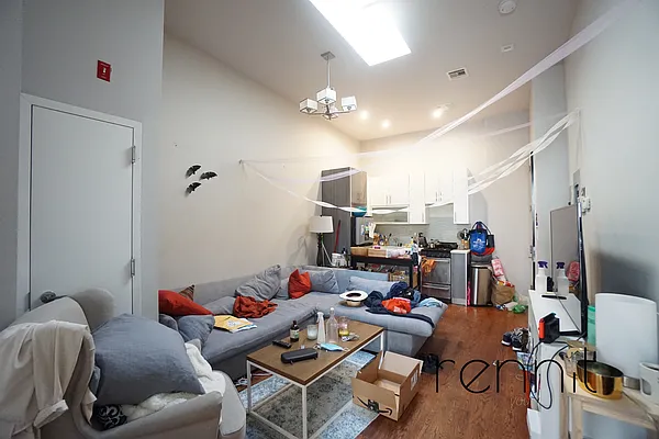 Rented by Rennit Inc. | media 18