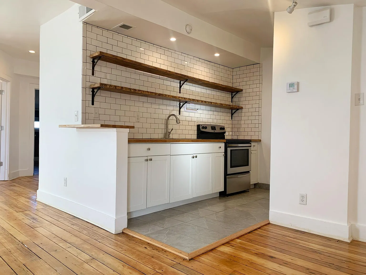 2 bed, 825 sqft, $1,395 — Photo 1