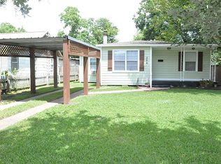 304 17th Ave N, Texas City, TX 77590