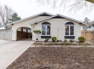 15 Carousel Cir, Saint Catharines, ON L2N 6C9