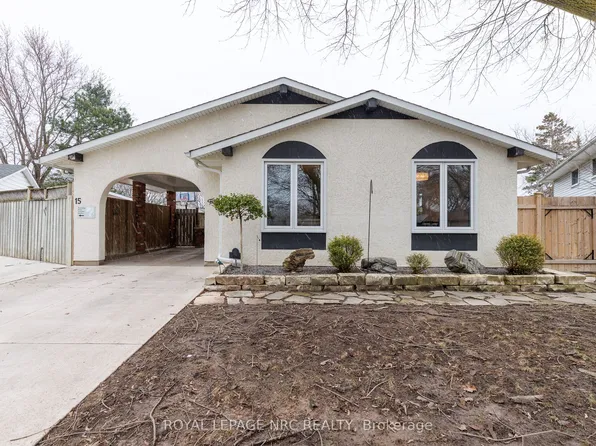 15 Carousel Cir, Saint Catharines, ON L2N 6C9
