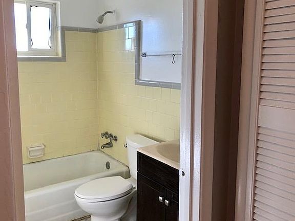 Original Tile Bathrooms!