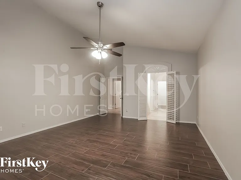 1027 W Samantha Way — Photo 9
