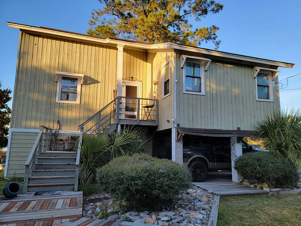 3520 Macceo Dr
