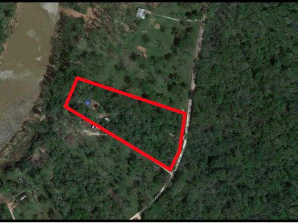 376 River Rd, Angleton, TX 77515