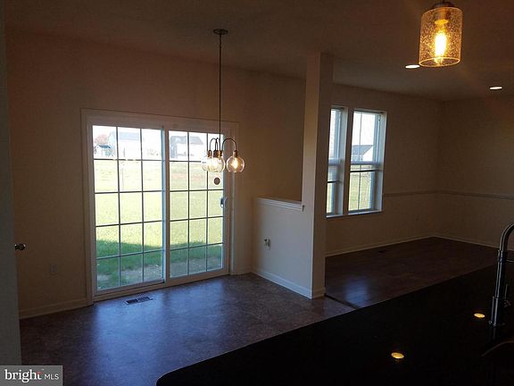 4th image of 211 Saffron Cir