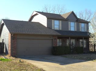 3902 S Sycamore Pl, Broken Arrow, OK 74011