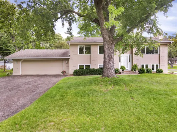 8433 York Rd S, Bloomington, MN 55431