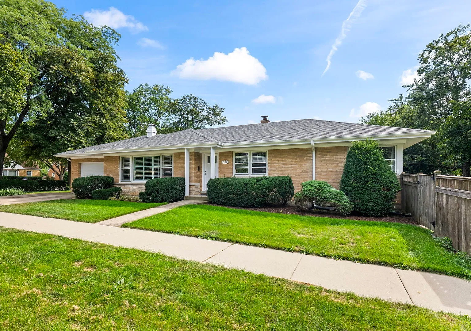 3 bed, 1.5 bath, 1526 sqft, $3,400 — Photo 1