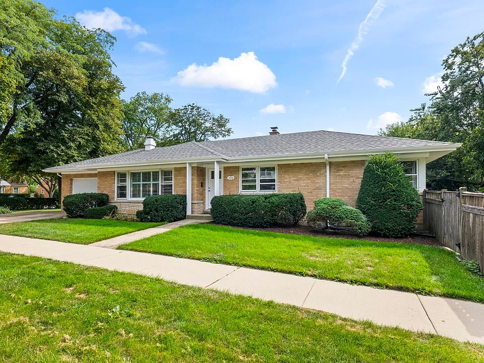 320 N Main St